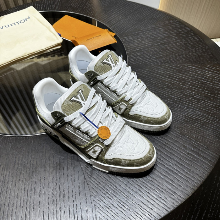 L0VT SNEAKER