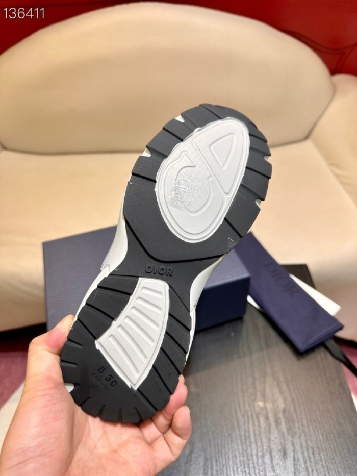 D10R SNEAKER