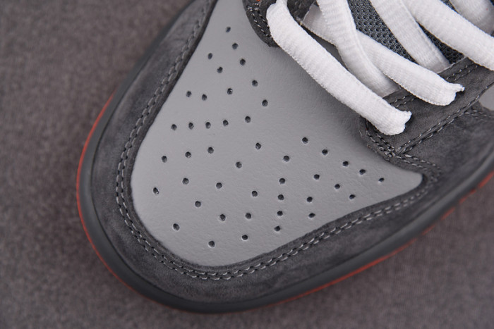Nike Dunk SB Low “Staple NYC Pigeon” 304292-011