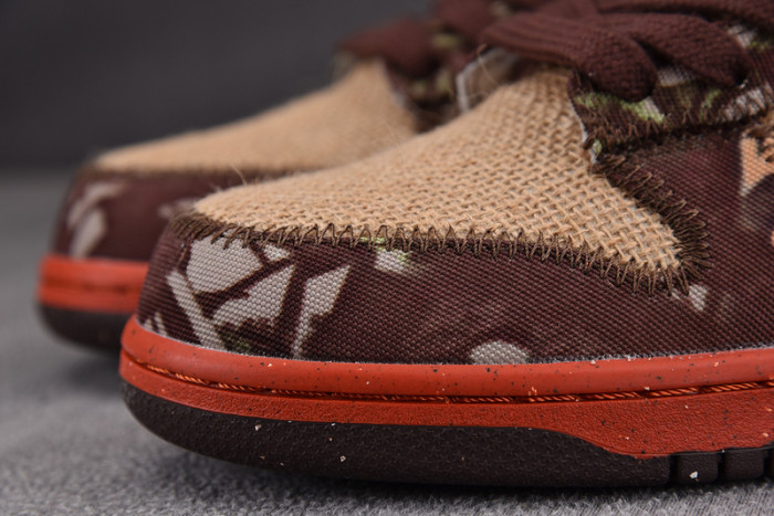 NIKE Dunk Low Pro SB “Reese Forbes” 304292-281