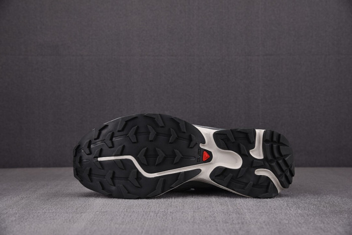 S SNEAKER