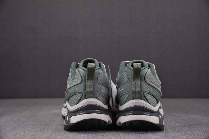S SNEAKER