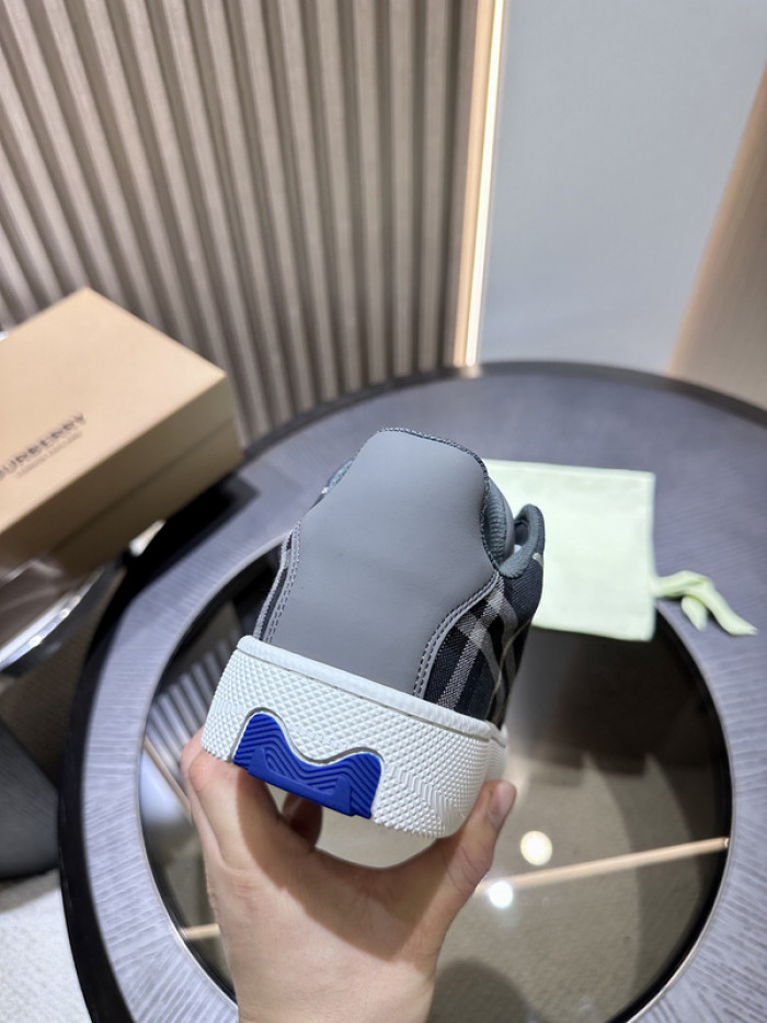 BUB sneaker