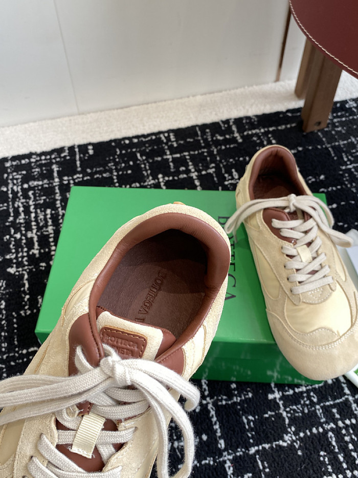 BV sneaker