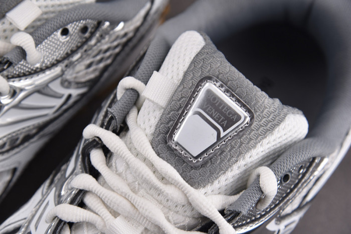 BV sneaker