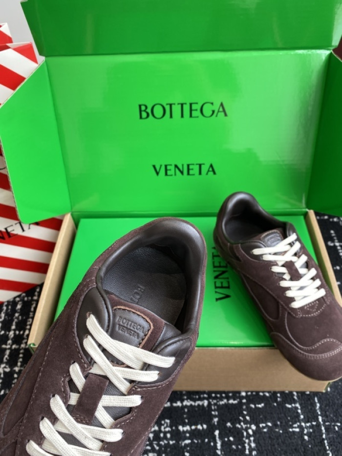BV sneaker