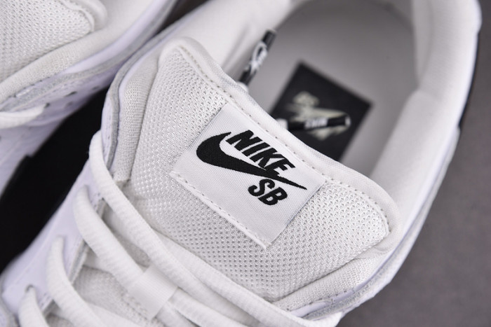 Nike Dunk SB Low Pro Iso “White Gum” CD2563-101