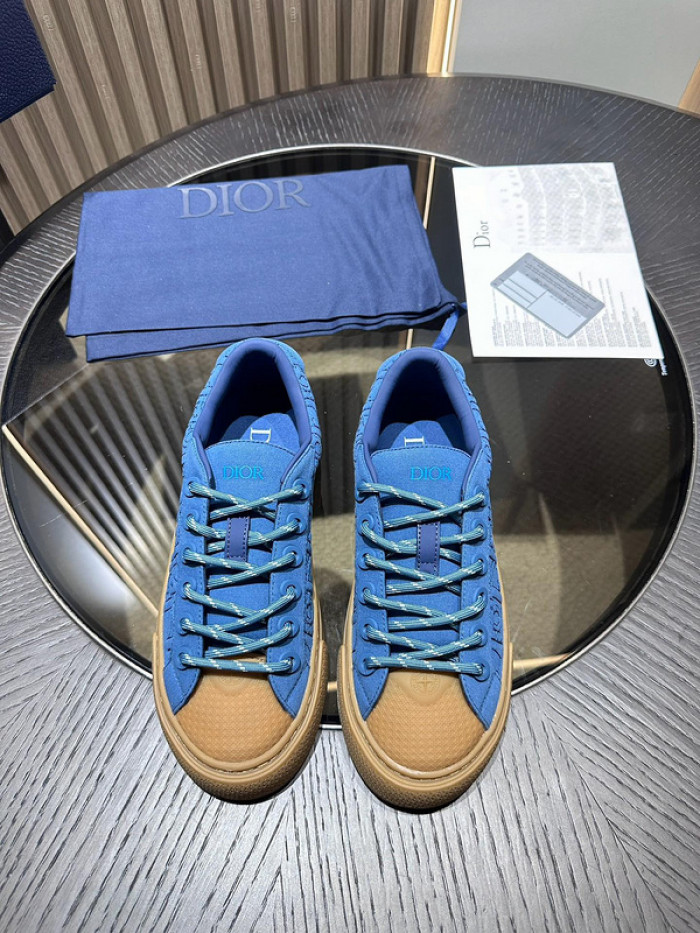 D10R SNEAKER