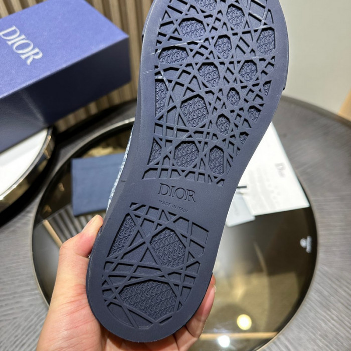 D10R SNEAKER
