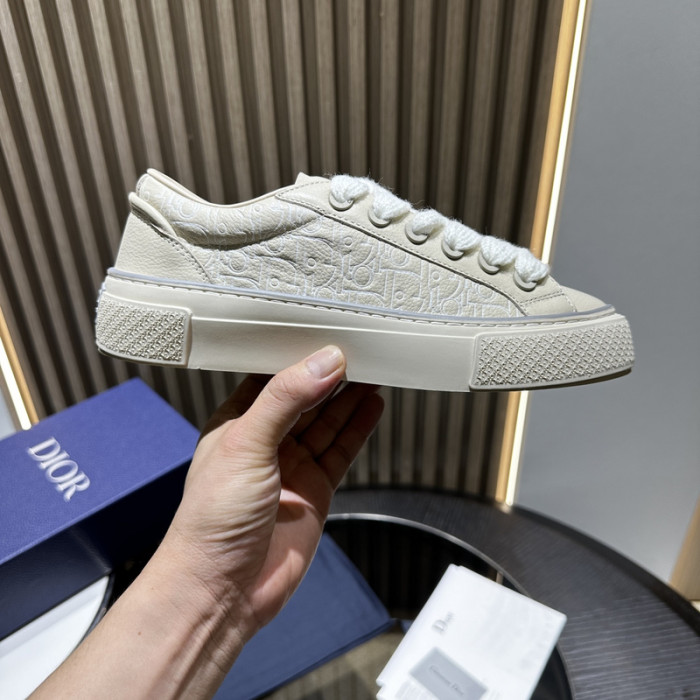 D10R SNEAKER