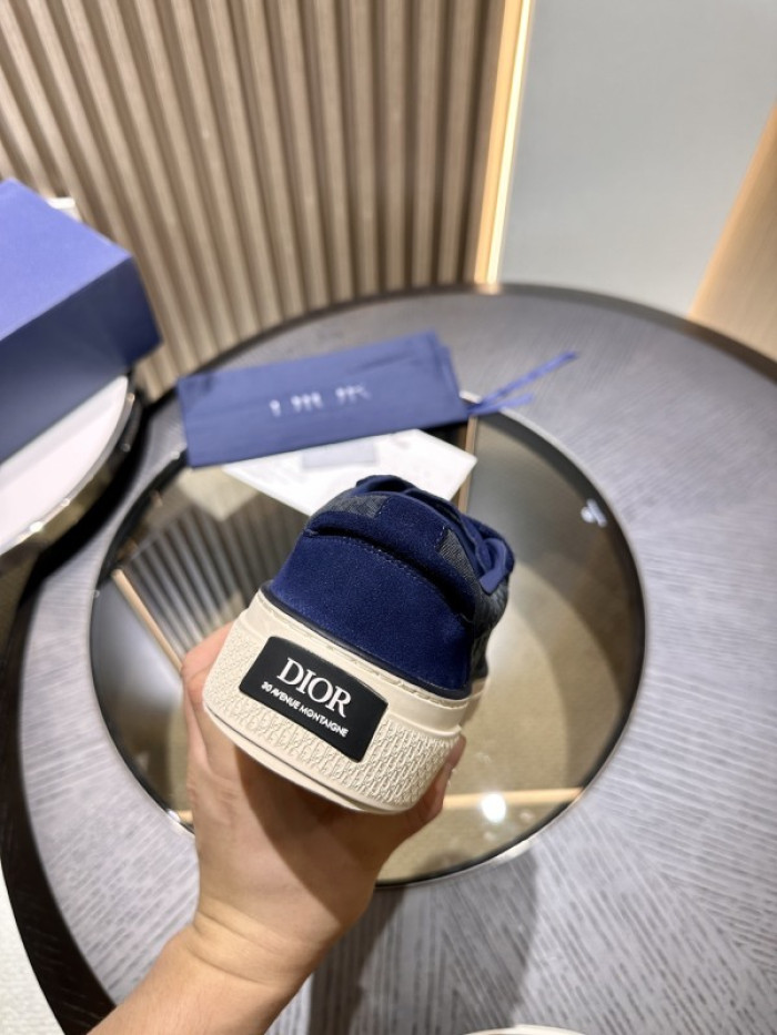 D10R SNEAKER