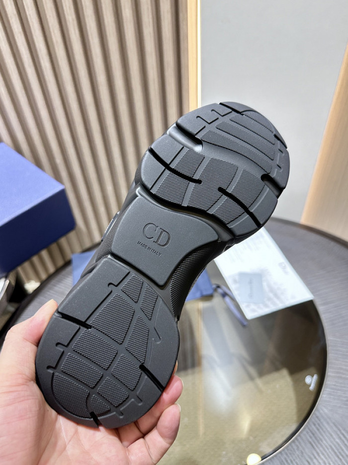 D10R SNEAKER