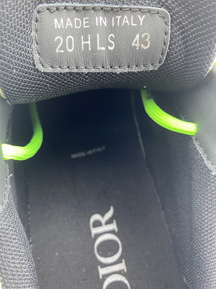 D10R SNEAKER