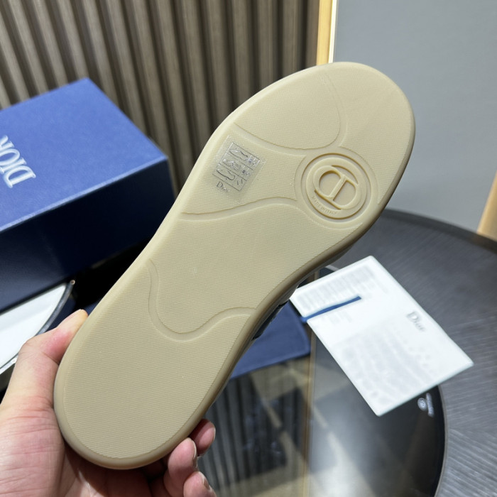 D10R SNEAKER