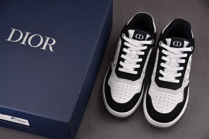 D10R B27 LOW SNEAKER
