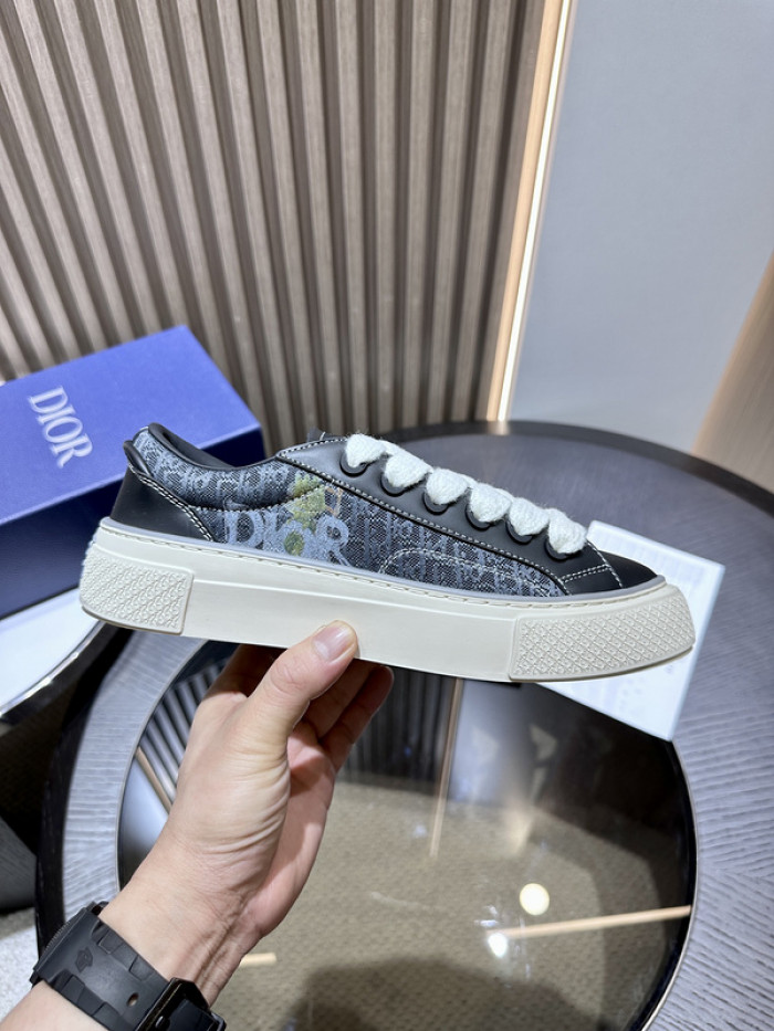 D10R SNEAKER