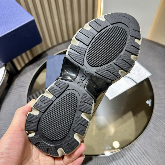 D10R B44 SNEAKER