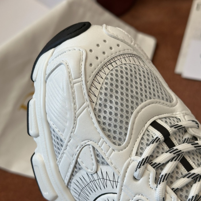 D10R SNEAKER