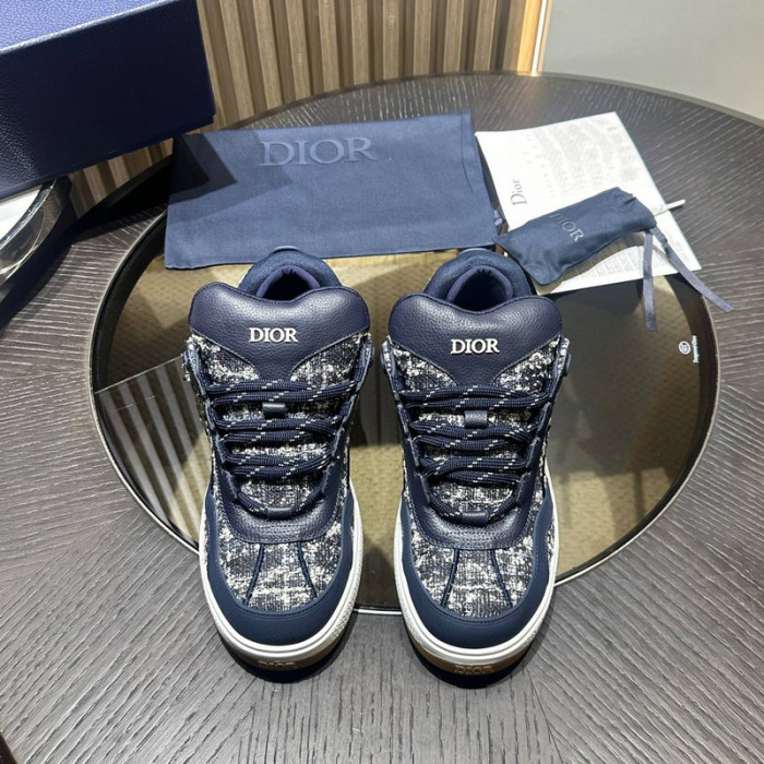 D10R B9s SNEAKER