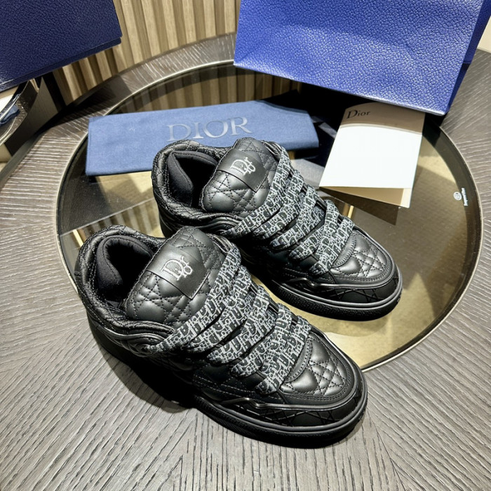D10R B9s SNEAKER