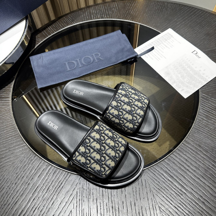 d10r sandal