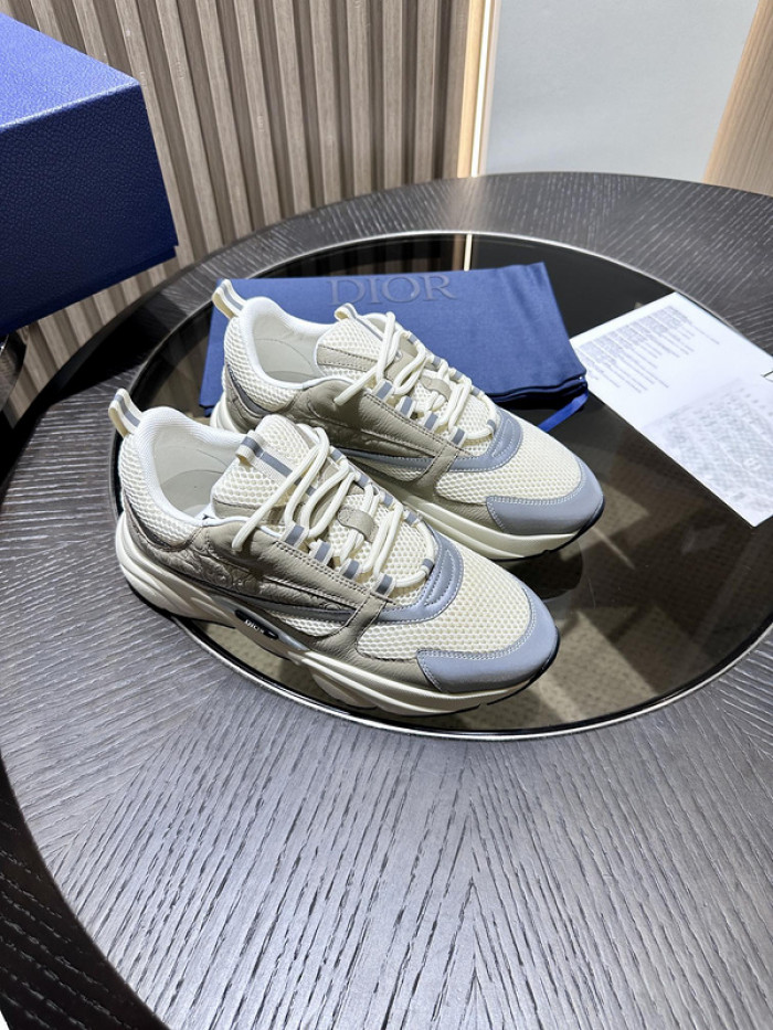 D10R SNEAKER