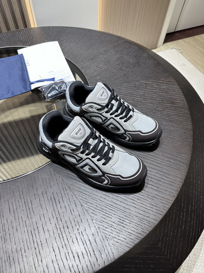 D10R SNEAKER
