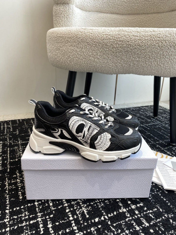 D10R SNEAKER