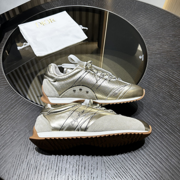 D10R SNEAKER
