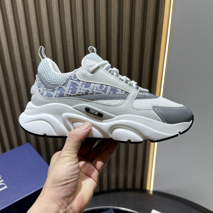 D10R SNEAKER