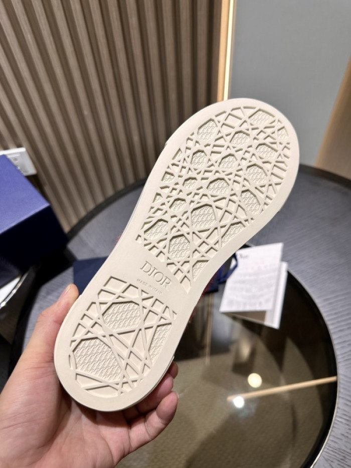D10R SNEAKER