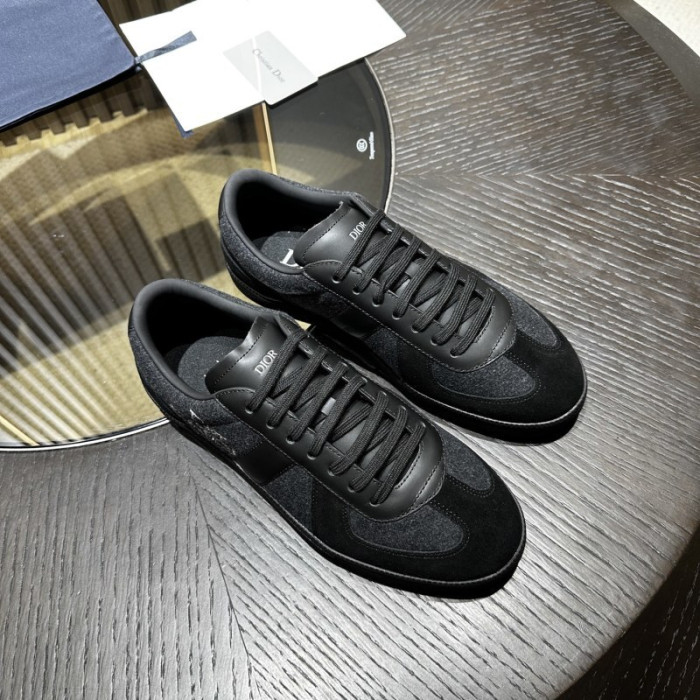 D10R SNEAKER