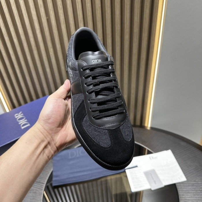 D10R SNEAKER