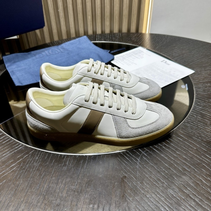 D10R SNEAKER