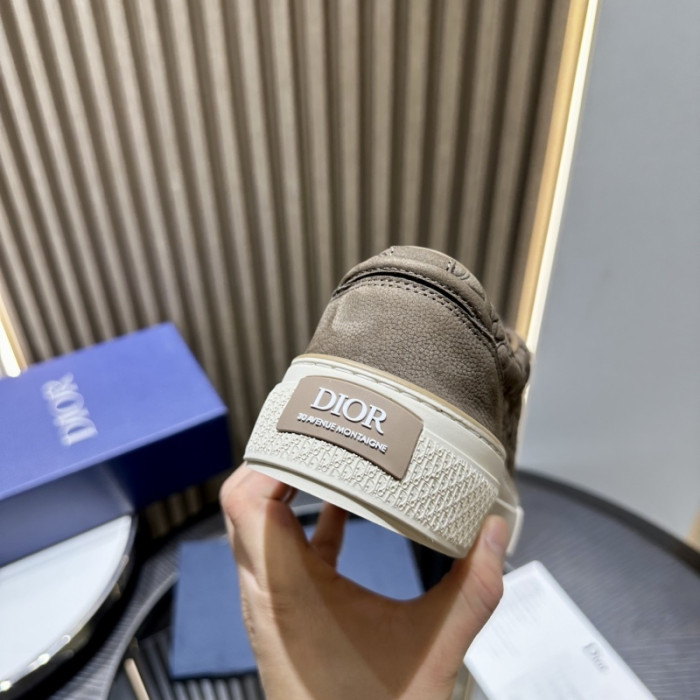 D10R SNEAKER