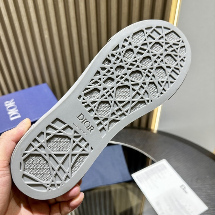 D10R SNEAKER