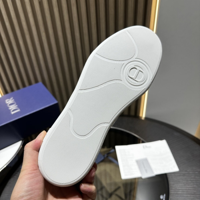 D10R SNEAKER