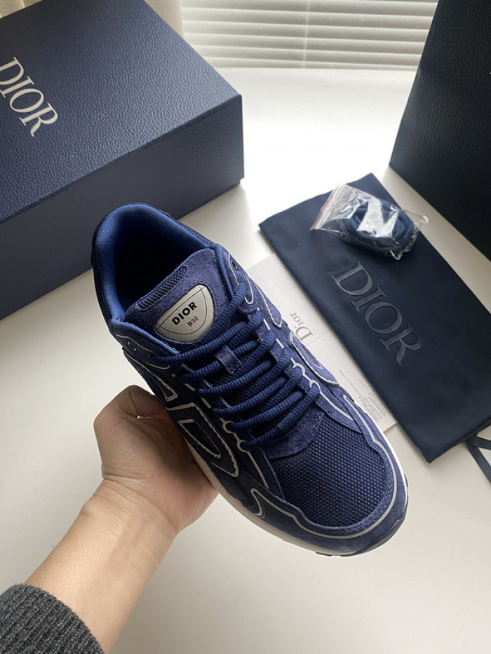 D10R SNEAKER