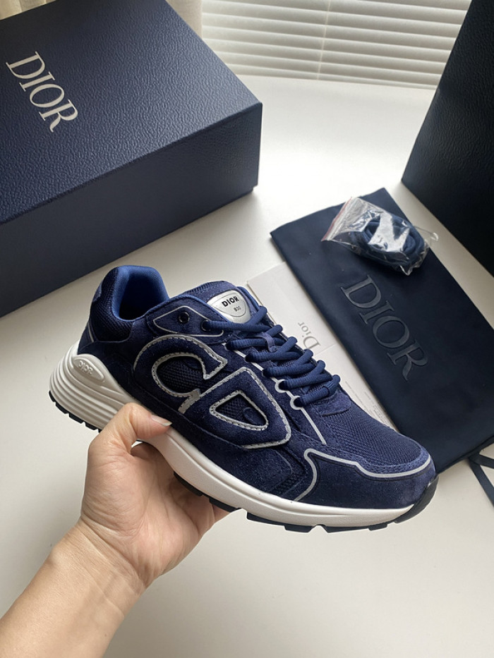 D10R SNEAKER
