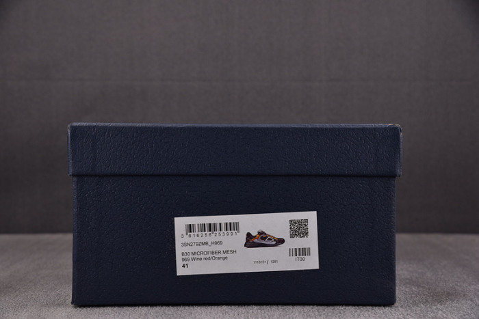 D10R SNEAKER