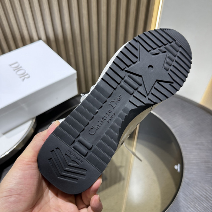 D10R SNEAKER