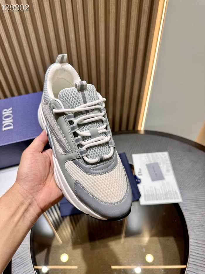 D10R SNEAKER