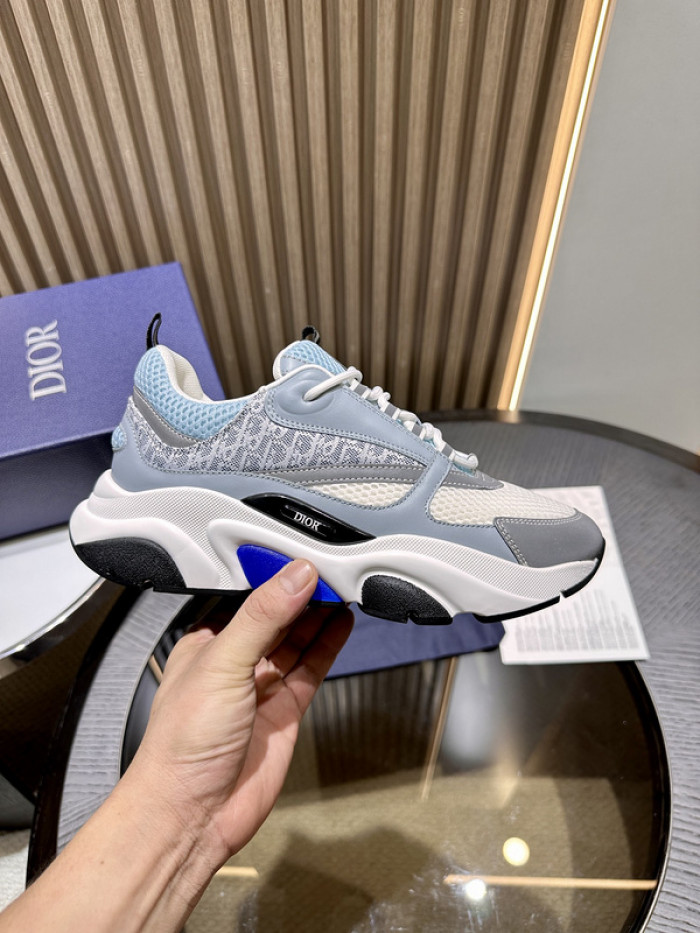 D10R SNEAKER