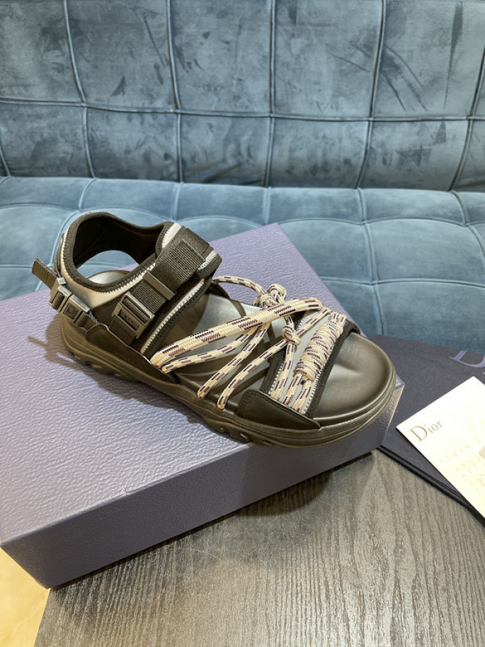 d10r sandal