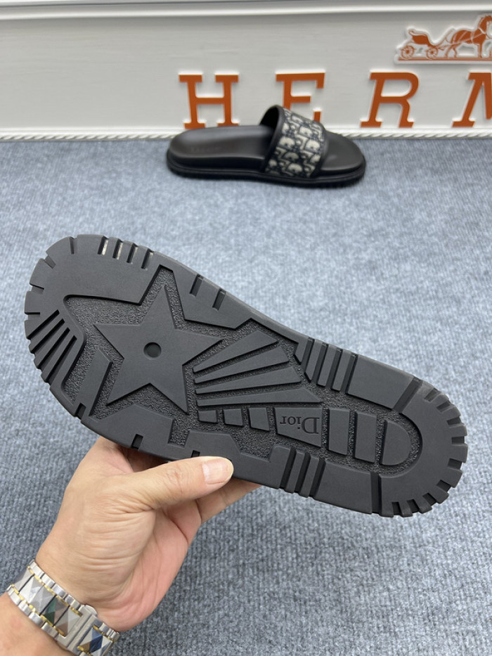 d10r sandal