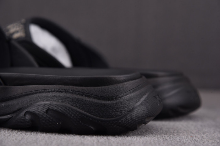 d10r sandal