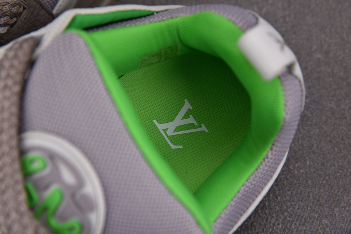 L0VT SNEAKER