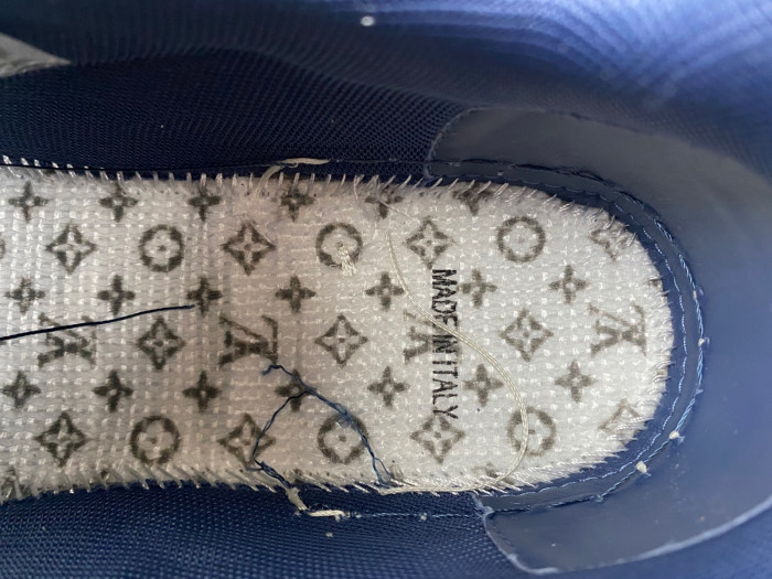 L0VT SNEAKER