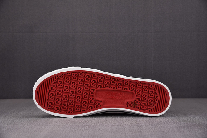 GUI SNEAKER