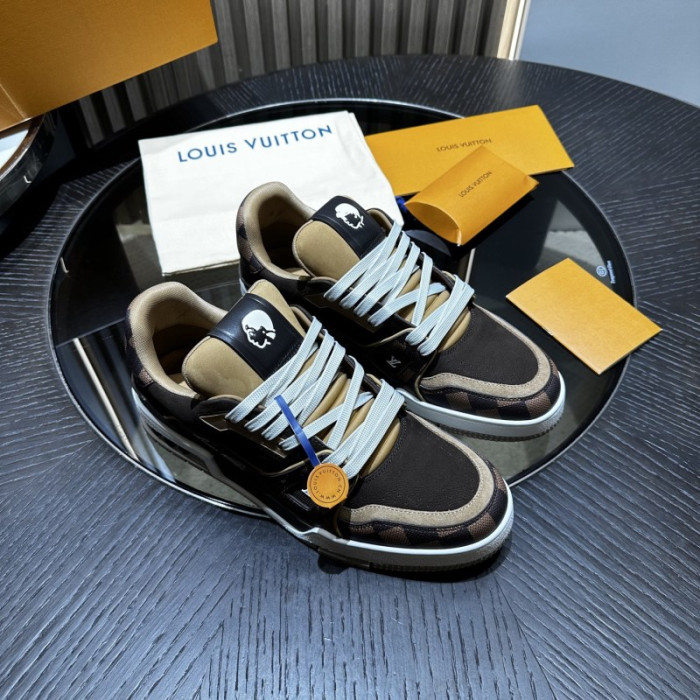 L0VT SNEAKER